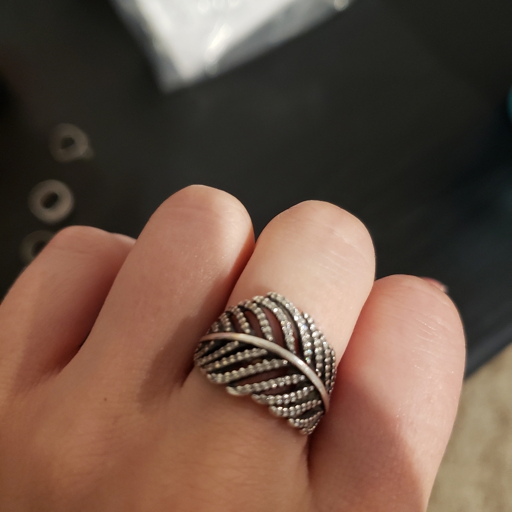 Pandora feather ring
